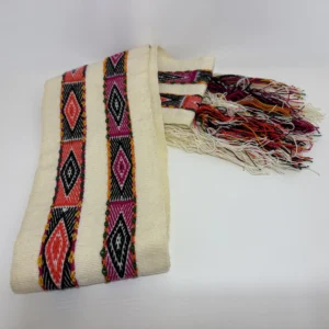 Chalina ceremonial blanca de la Nación Q'ero con pallay doble Ichu Inti, tejido artesanal de alta complejidad