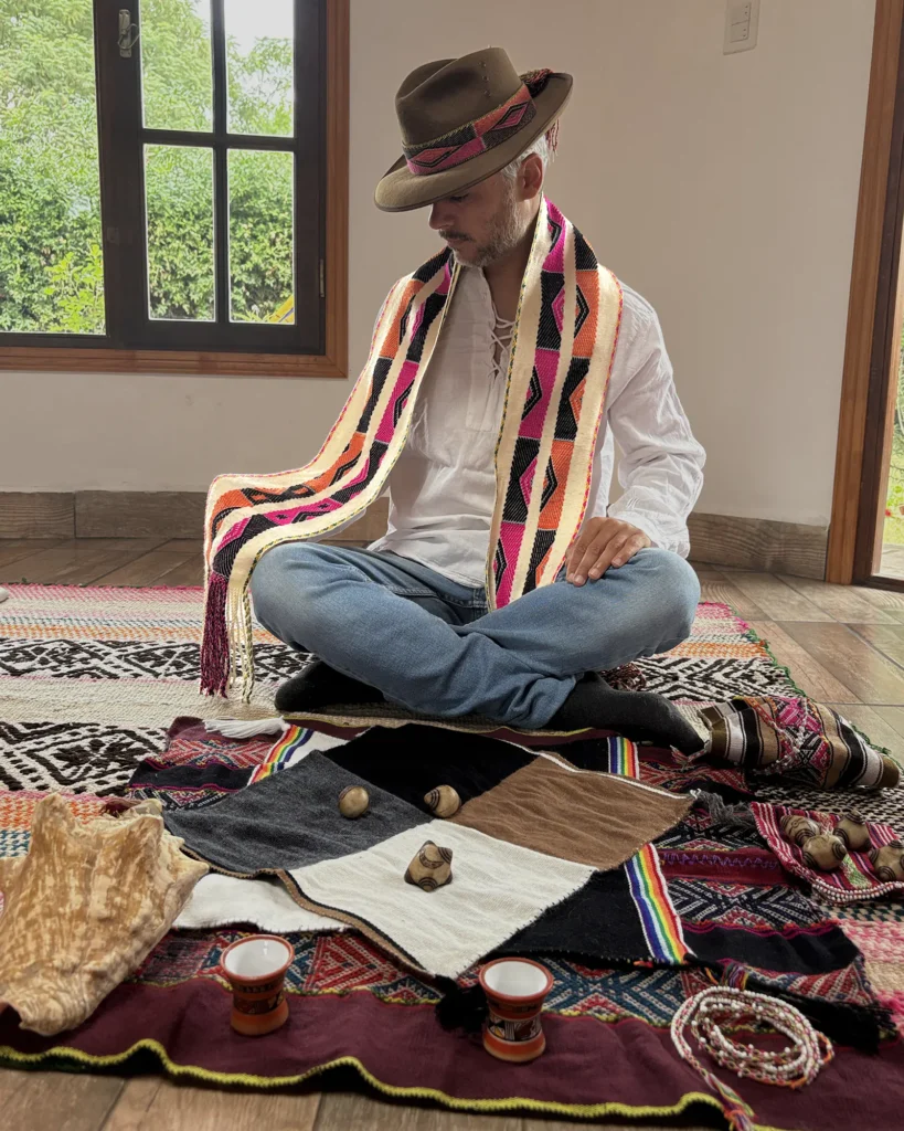 chalina blanca con pallay ichu inti tiqllasq'a en uso ceremonial