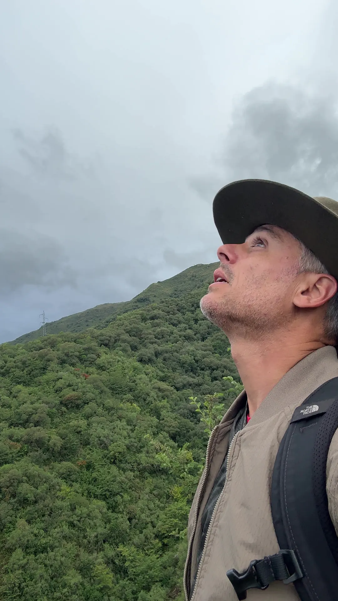 Mirando hacia la montaña en Balcón de Punilla